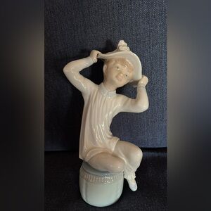Lladro Cream Porcelain Figurine of Girl with Hat